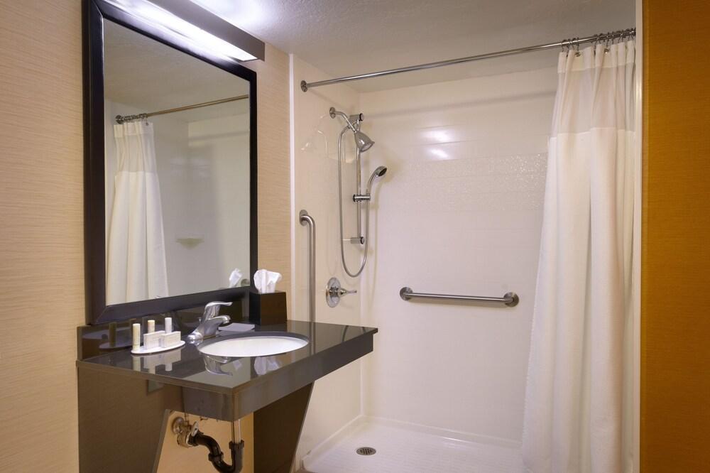 Fairfield & By Marriott Salt Downtown Hotel 3*