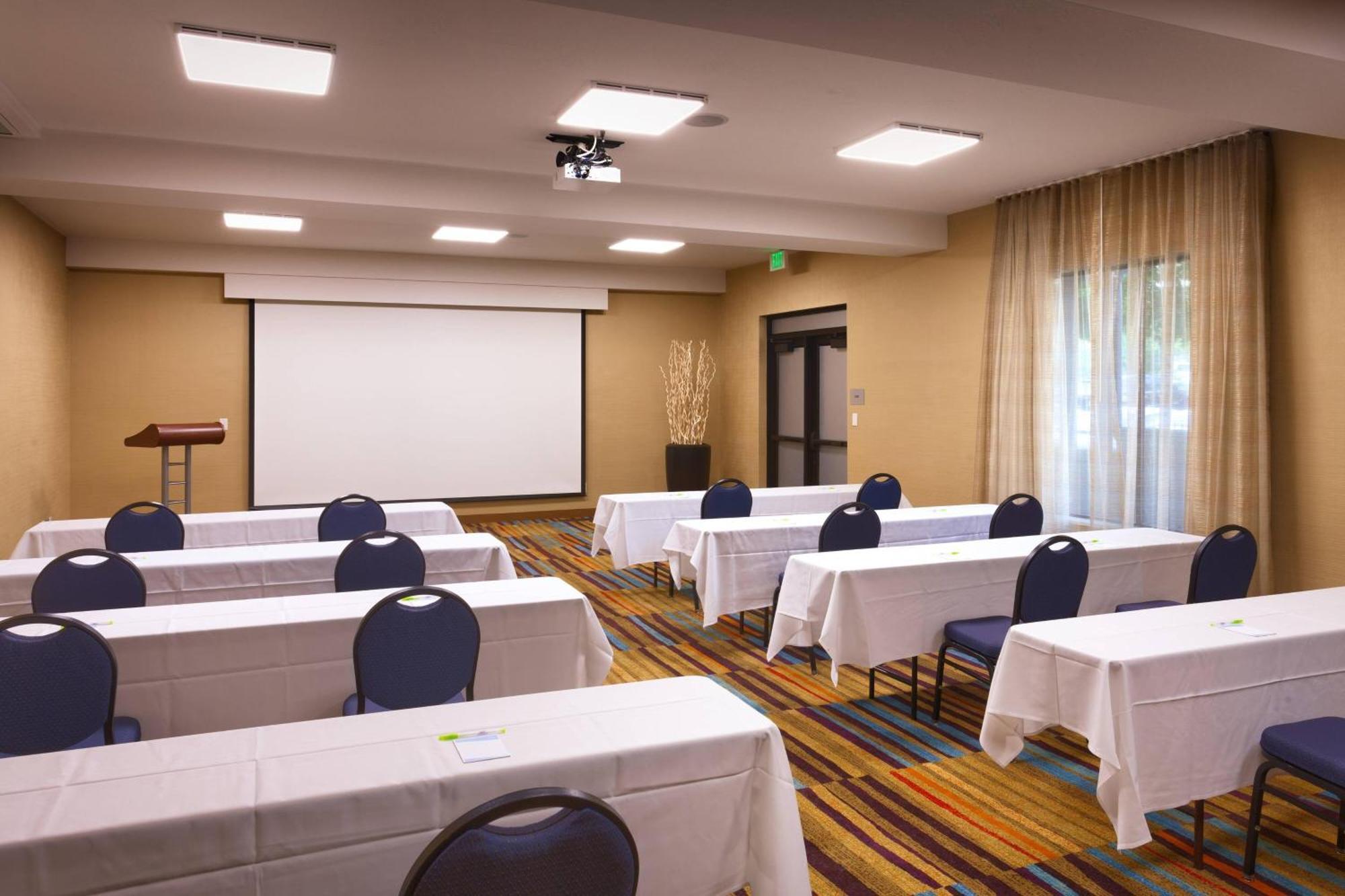 Fairfield & By Marriott Salt Downtown Hotel 3*