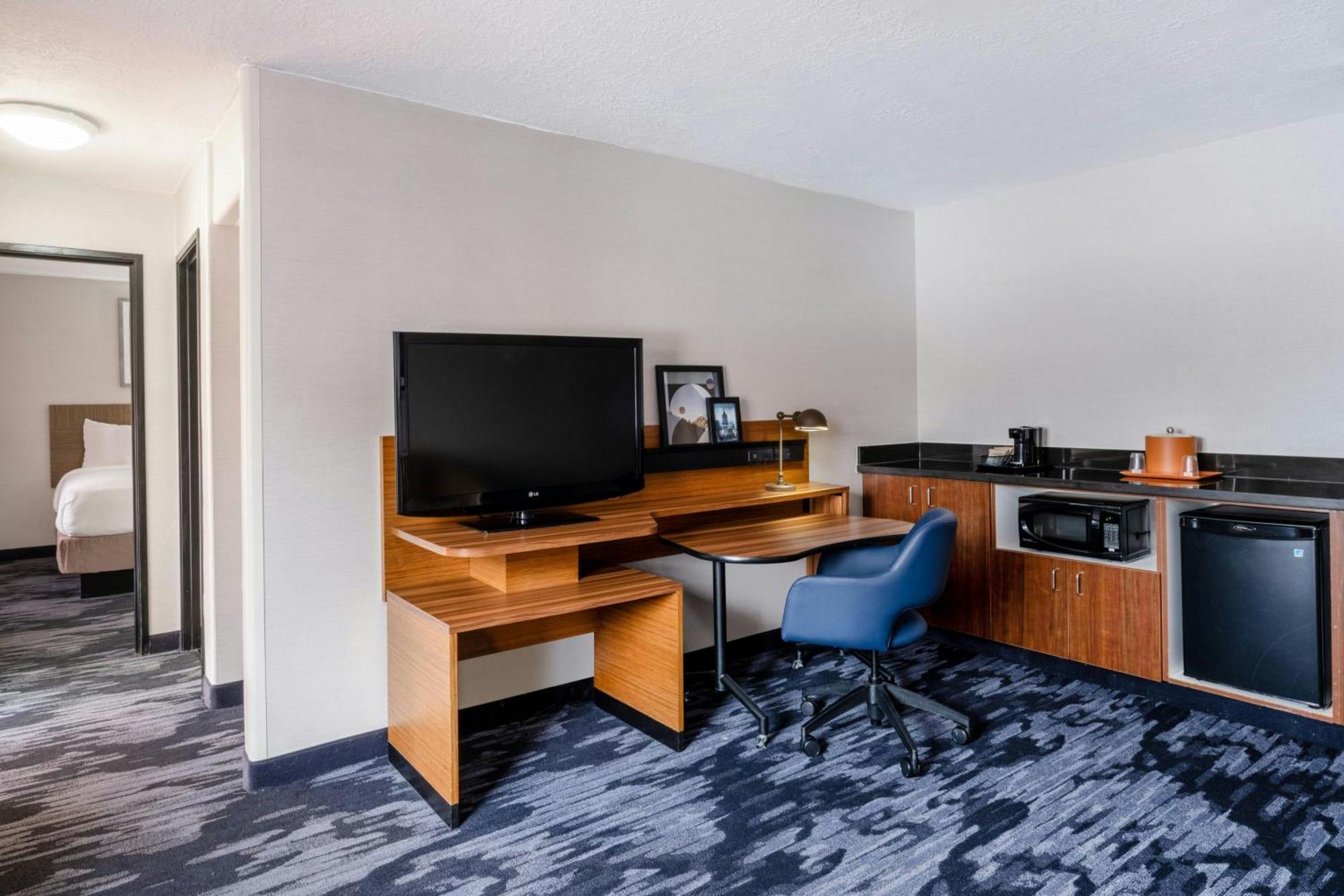Hotel Fairfield & By Marriott Salt Downtown