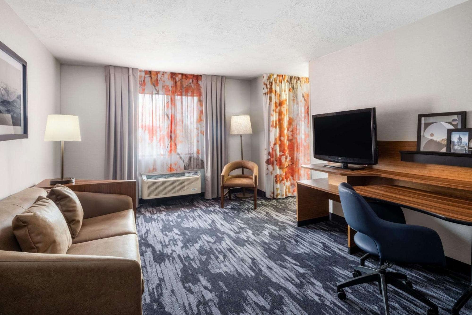 Fairfield & By Marriott Salt Downtown 3*
