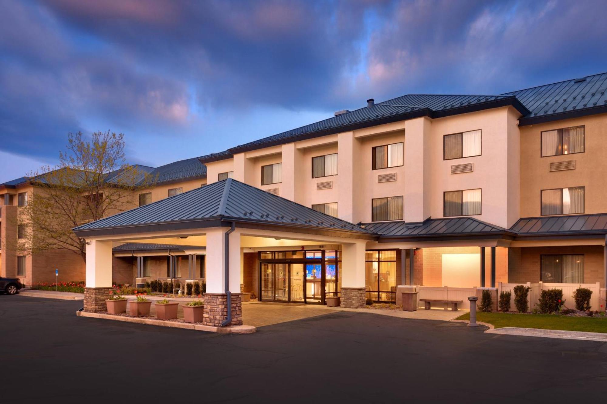Fairfield & By Marriott Salt Downtown