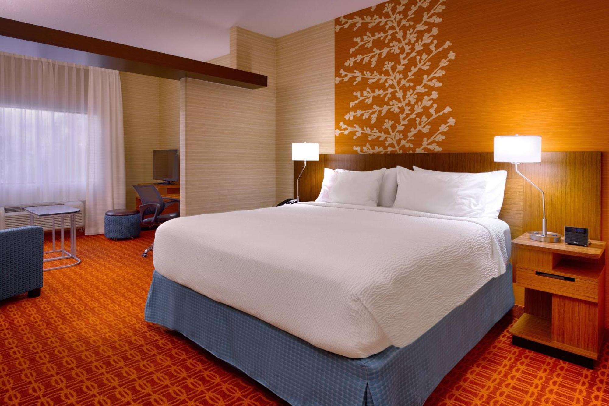 Hotel Fairfield & By Marriott Salt Downtown