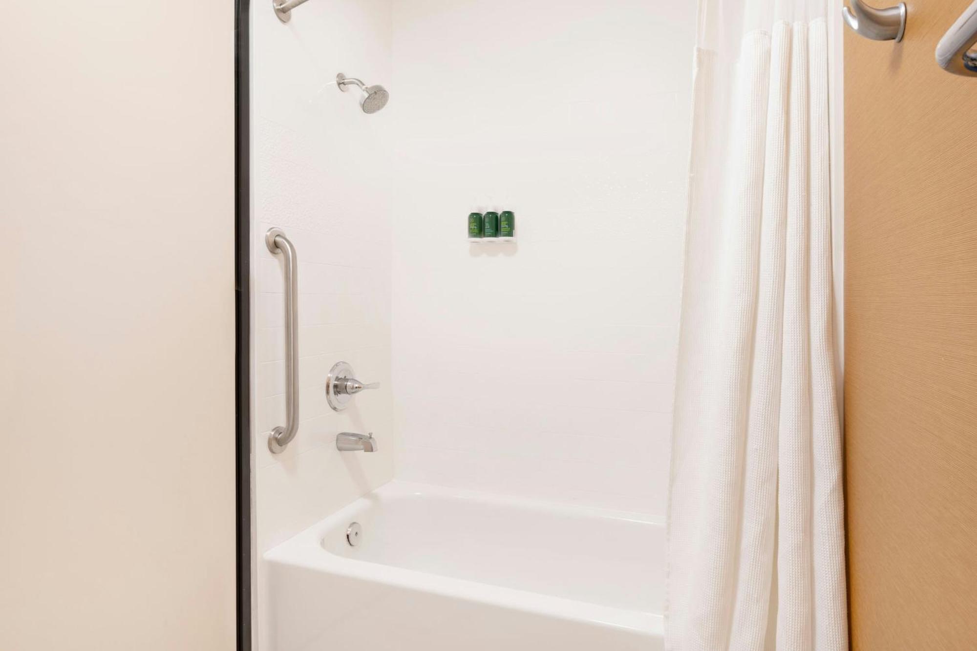 Fairfield & By Marriott Salt Downtown 3*