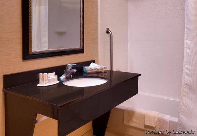 Hotel Fairfield & By Marriott Salt Downtown