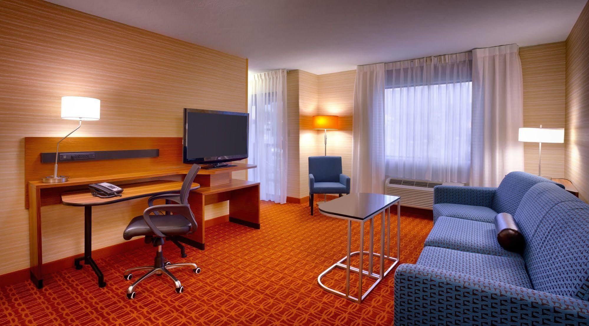 Fairfield & By Marriott Salt Downtown Hotel 3*